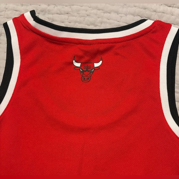 Chicago Bulls Jersey Women’s Size Medium Red Sleeveless NBA - Picture 7 of 9